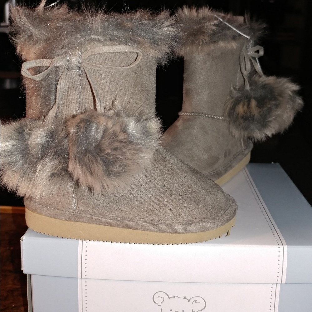 Brand new. Kolakids boots size 4 toddler
